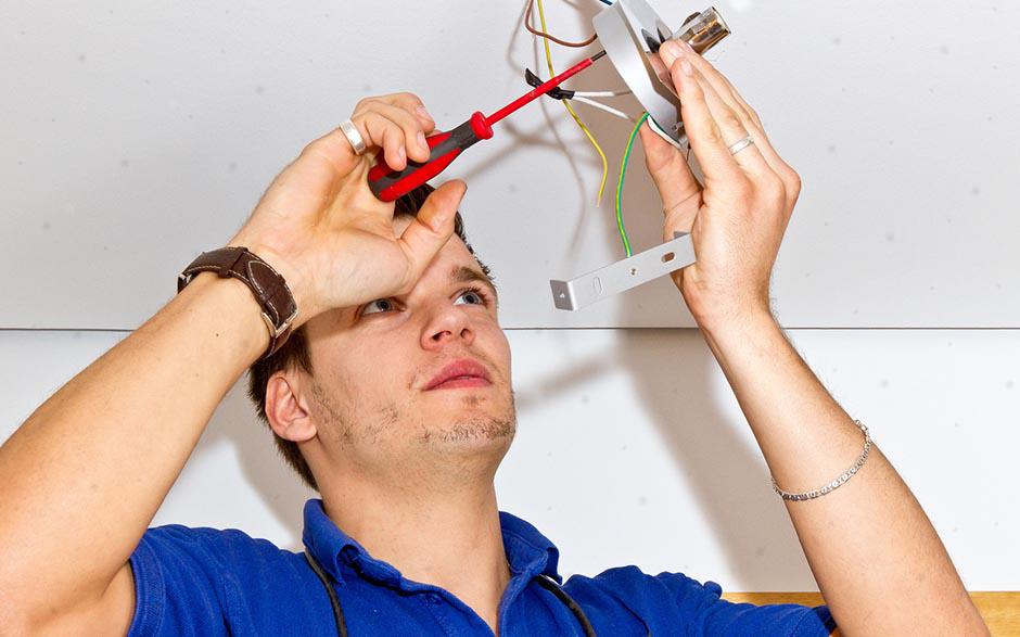 électricien urgence Paris 8
